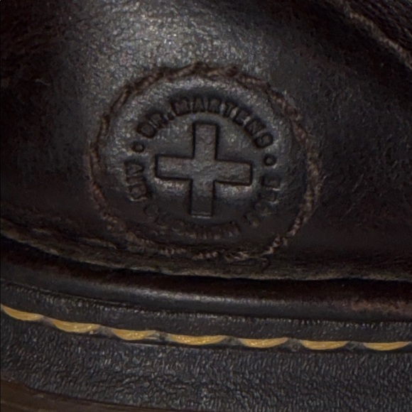 Dr. Martens Marty Brown Leather Chukka Boots display picture 1